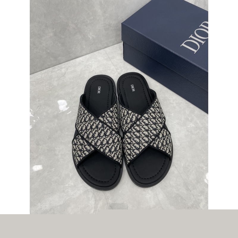 ch**an D*or slippers